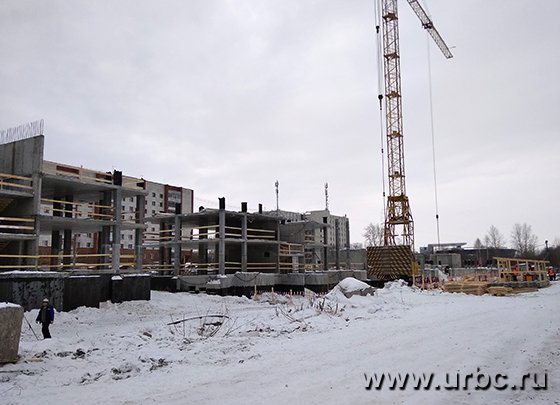 Дома № 1 и № 2 находятся на стадии возведения каркаса