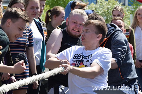 Академический принял студентов