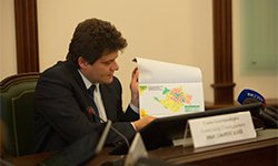 Александр Высокинский презентовал геопортал Екатеринбурга. Фото предоставлено пресс-службой администрации Екатеринбурга