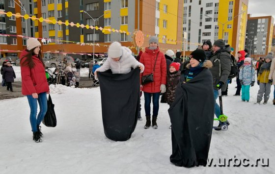 В Академическом отметили Масленицу В Академическом отметили Масленицу