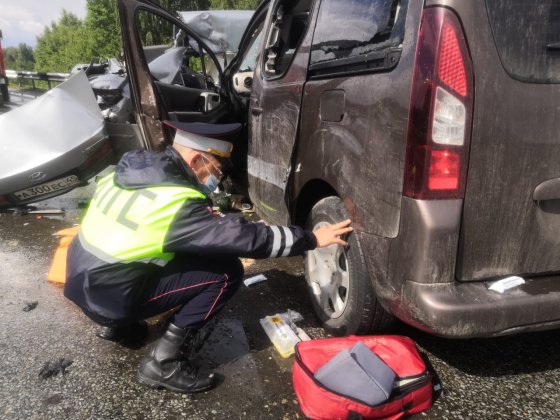 Четыре человека погибли в результате ДТП на трассе Екатеринбург — Шадринск — Курган Четыре человека погибли в результате ДТП на трассе Екатеринбург — Шадринск — Курган