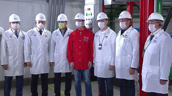 Кадр из трансляции официальной церемонии открытия комплекса «AQA Генезис» со страницы Группы ЧТПЗ во «ВКонтакте»