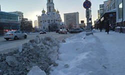 Снег остановил Екатеринбург