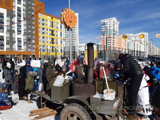 Масленица в Академическом собирает все больше гостей