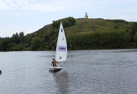 ЕВРАЗ выделил 700 тыс. рублей на развитие парусного спорта в Нижнем Тагиле ЕВРАЗ выделил 700 тыс. рублей на развитие парусного спорта в Нижнем Тагиле