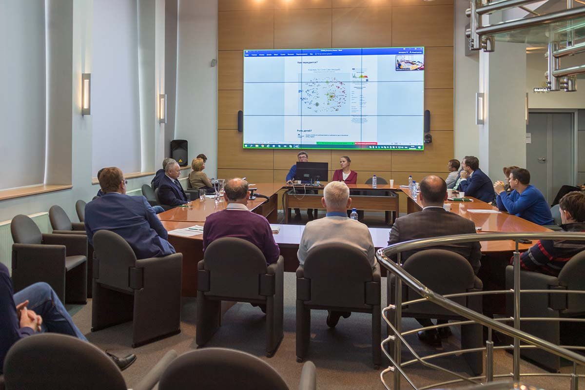 Сотрудники «Атомстройкомплекса» прослушали лекцию екатеринбургского доктора Александра Соловьева Сотрудники «Атомстройкомплекса» прослушали лекцию екатеринбургского доктора Александра Соловьева