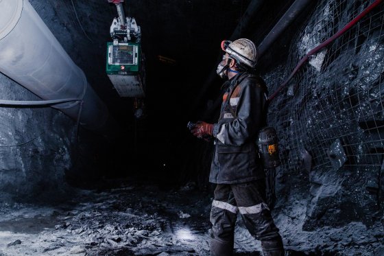 На шахте «Распадская-Коксовая» запущено в работу восемь единиц нового оборудования для проведения подземных работ На шахте «Распадская-Коксовая» запущено в работу восемь единиц нового оборудования для проведения подземных работ