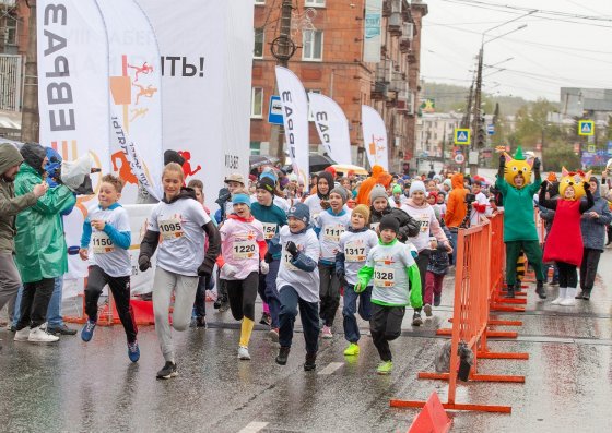 В Нижнем Тагиле состоялся VIII благотворительный забег ЕВРАЗа «Дай пять!»