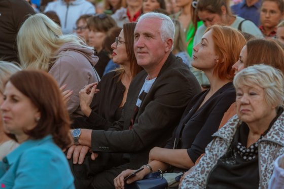 В Екатеринбурге на площади 1905 года в рамках празднования Дня города прошли дефиле от уральских модельеров