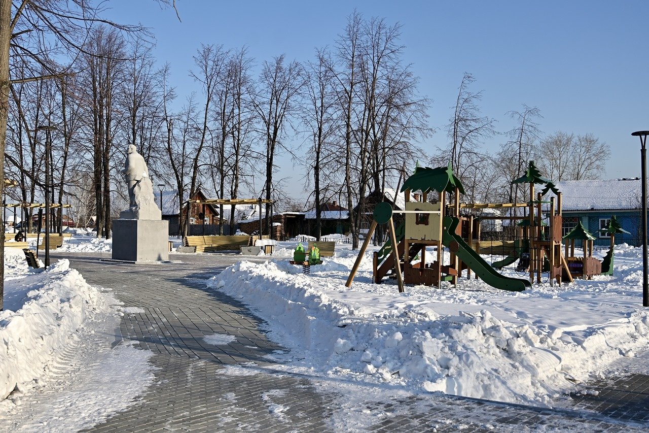 Свердловский губернатор Евгений Куйвашев проверил ход благоустройства Верхотурья Свердловский губернатор Евгений Куйвашев проверил ход благоустройства Верхотурья