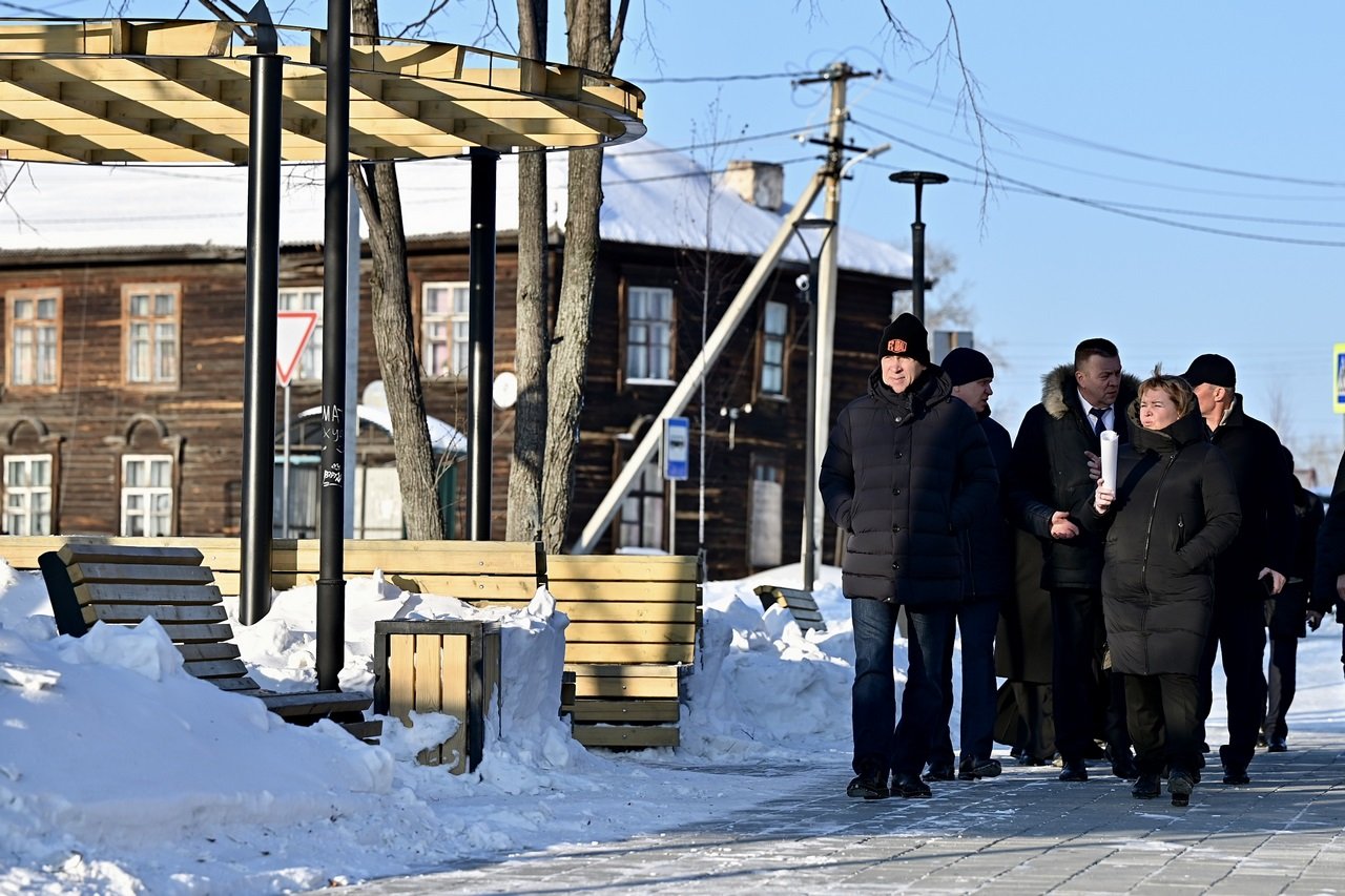 Свердловский губернатор Евгений Куйвашев проверил ход благоустройства Верхотурья Свердловский губернатор Евгений Куйвашев проверил ход благоустройства Верхотурья