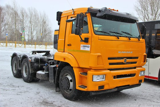 Для автотранспортного управления ЕВРАЗ ЗСМК закупили новую технику Для автотранспортного управления ЕВРАЗ ЗСМК закупили новую технику