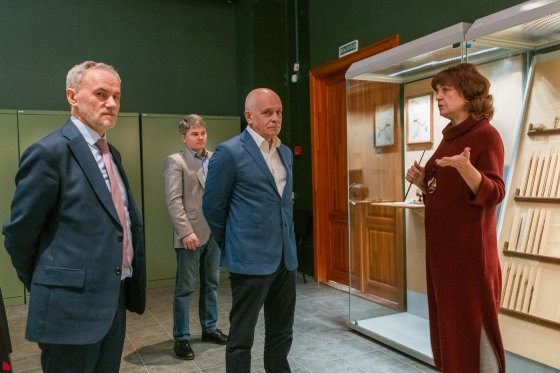 Гостей Урала поведут в музей Гостей Урала поведут в музей