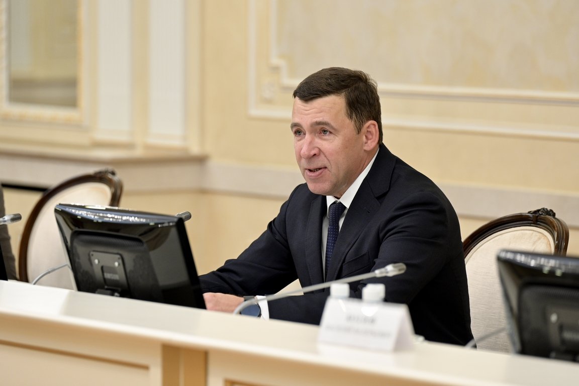 Свердловский губернатор Евгений Куйвашев провел рабочую встречу с премьер-министром Белоруссии Романом Головченко Свердловский губернатор Евгений Куйвашев провел рабочую встречу с премьер-министром Белоруссии Романом Головченко