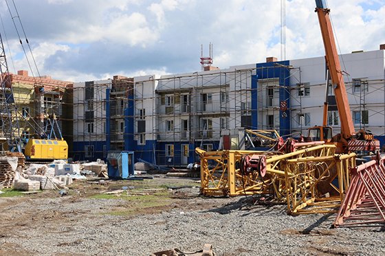 В поселке Сосьва смонтировали «коробки» всех частных домов для погорельцев В поселке Сосьва смонтировали «коробки» всех частных домов для погорельцев