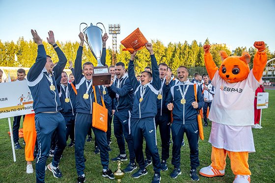 В Качканаре прошел юбилейный Х корпоративный турнир по футболу на Кубок ЕВРАЗа В Качканаре прошел юбилейный Х корпоративный турнир по футболу на Кубок ЕВРАЗа