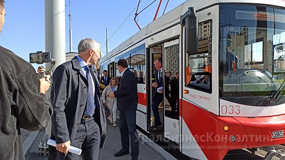 Академический поставили на рельсы