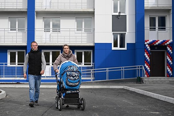 Погорельцам отстроили новое жилье Погорельцам отстроили новое жилье