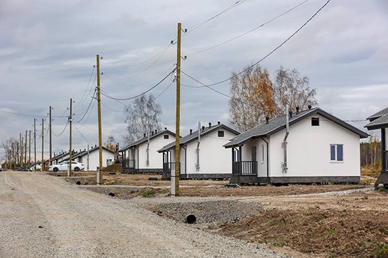 Погорельцам отстроили новое жилье Погорельцам отстроили новое жилье