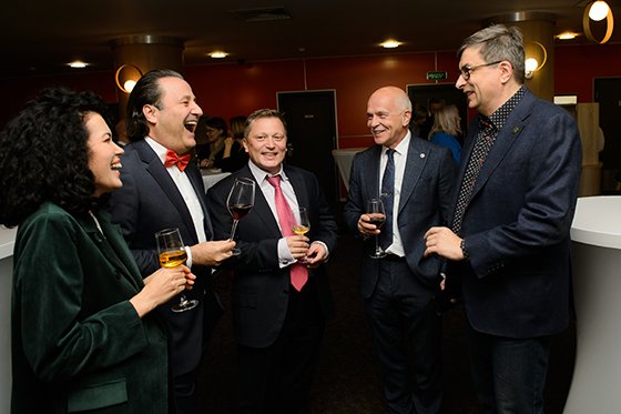 Двойной взгляд на Будапешт Двойной взгляд на Будапешт