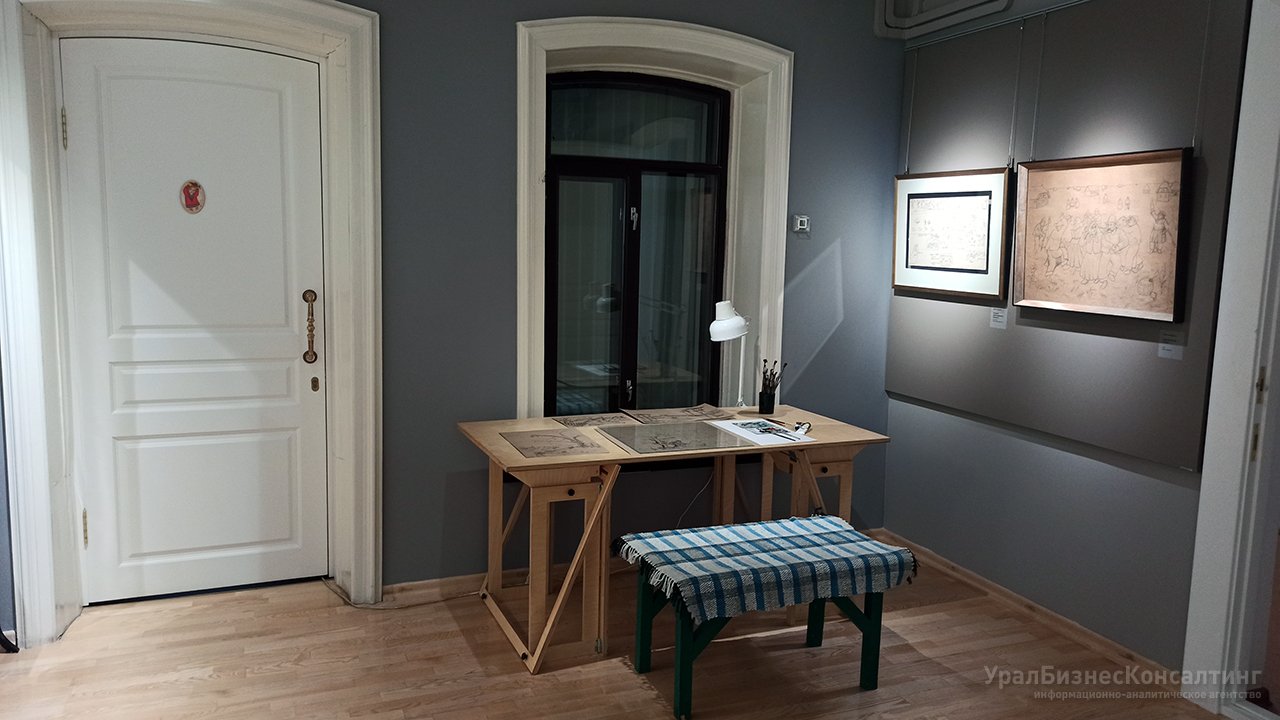 Портреты, шкатулки, драконы