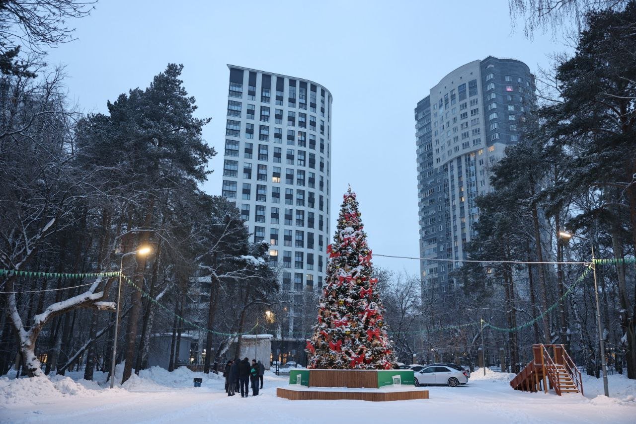 Глава Екатеринбурга Алексей Орлов проинспектировал благоустройство летнего парка «Уралмаш»