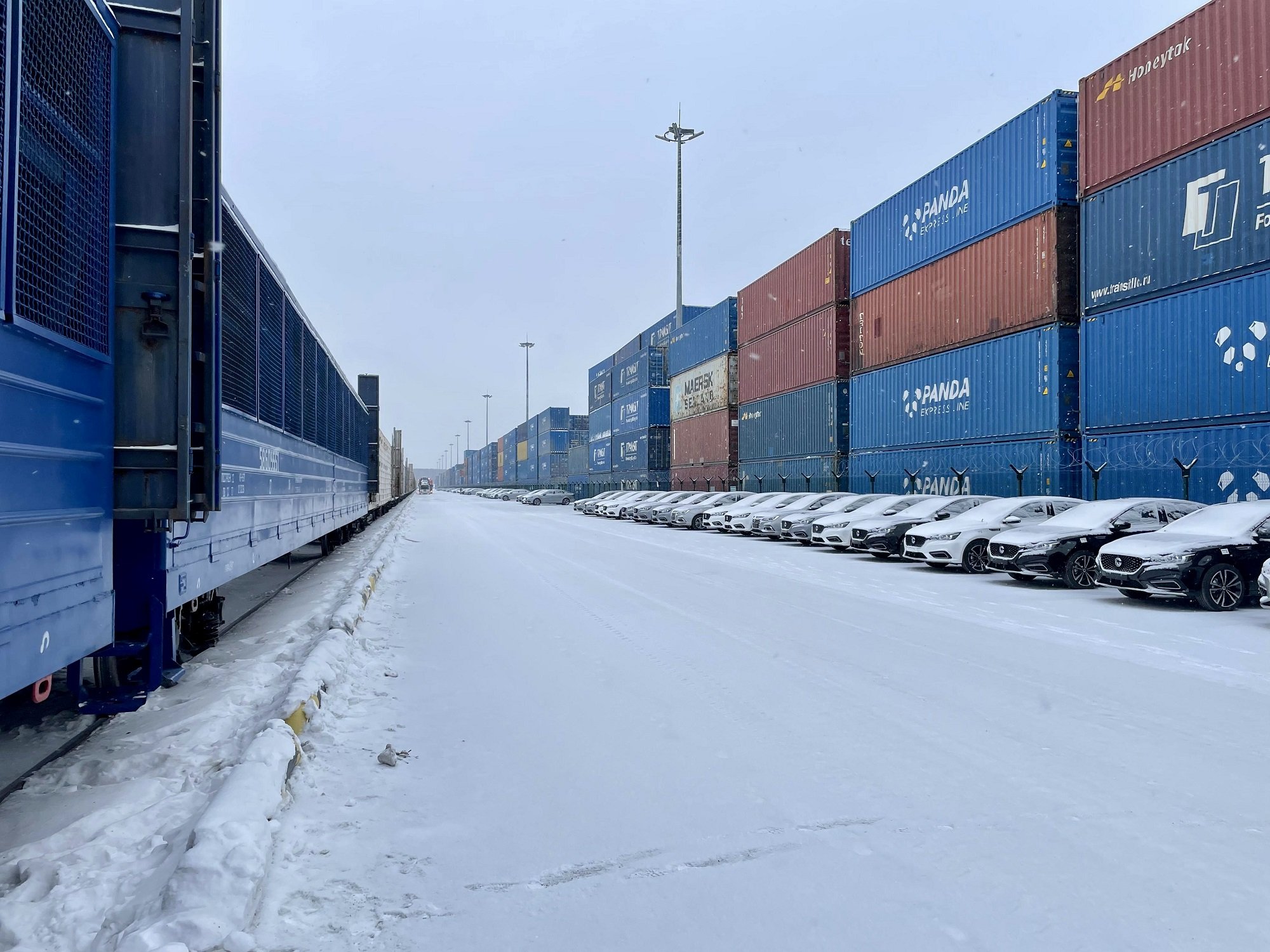 В «Сухой порт» Екатеринбурга впервые за 2024 год прибыло 165 легковых автомобилей из Китая В «Сухой порт» Екатеринбурга впервые за 2024 год прибыло 165 легковых автомобилей из Китая