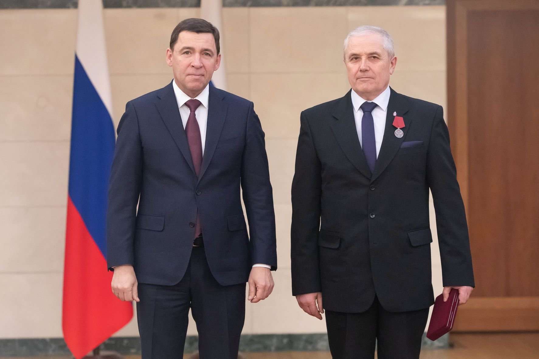 Губернатор Свердловской области Евгений Куйвашев вручил госнаграды сотрудникам ЕВРАЗа Губернатор Свердловской области Евгений Куйвашев вручил госнаграды сотрудникам ЕВРАЗа