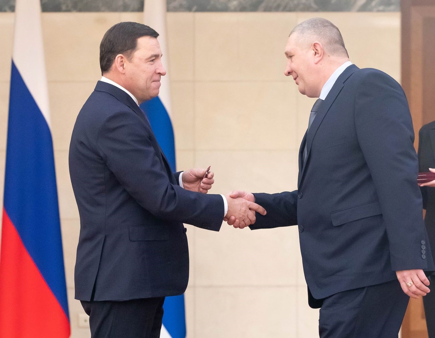 Губернатор Свердловской области Евгений Куйвашев вручил госнаграды сотрудникам ЕВРАЗа Губернатор Свердловской области Евгений Куйвашев вручил госнаграды сотрудникам ЕВРАЗа