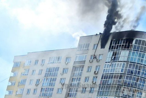 Сотрудники МЧС России ликвидировали открытое горение в многоэтажном доме около Южного автовокзала в Екатеринбурге Сотрудники МЧС России ликвидировали открытое горение в многоэтажном доме около Южного автовокзала в Екатеринбурге
