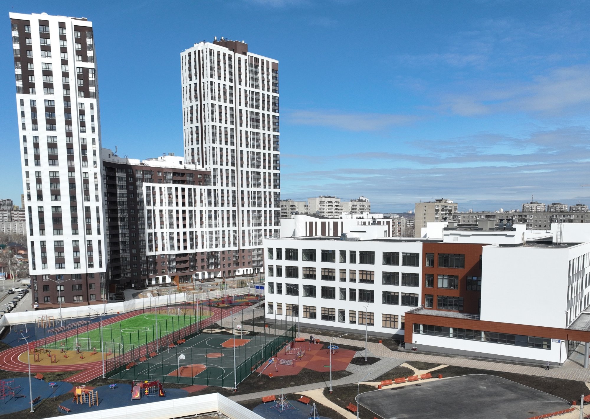 В Верх-Исетском районе Екатеринбурга в обновленной школе № 41 с начала сентября стартует масштабная программа допобразования В Верх-Исетском районе Екатеринбурга в обновленной школе № 41 с начала сентября стартует масштабная программа допобразования