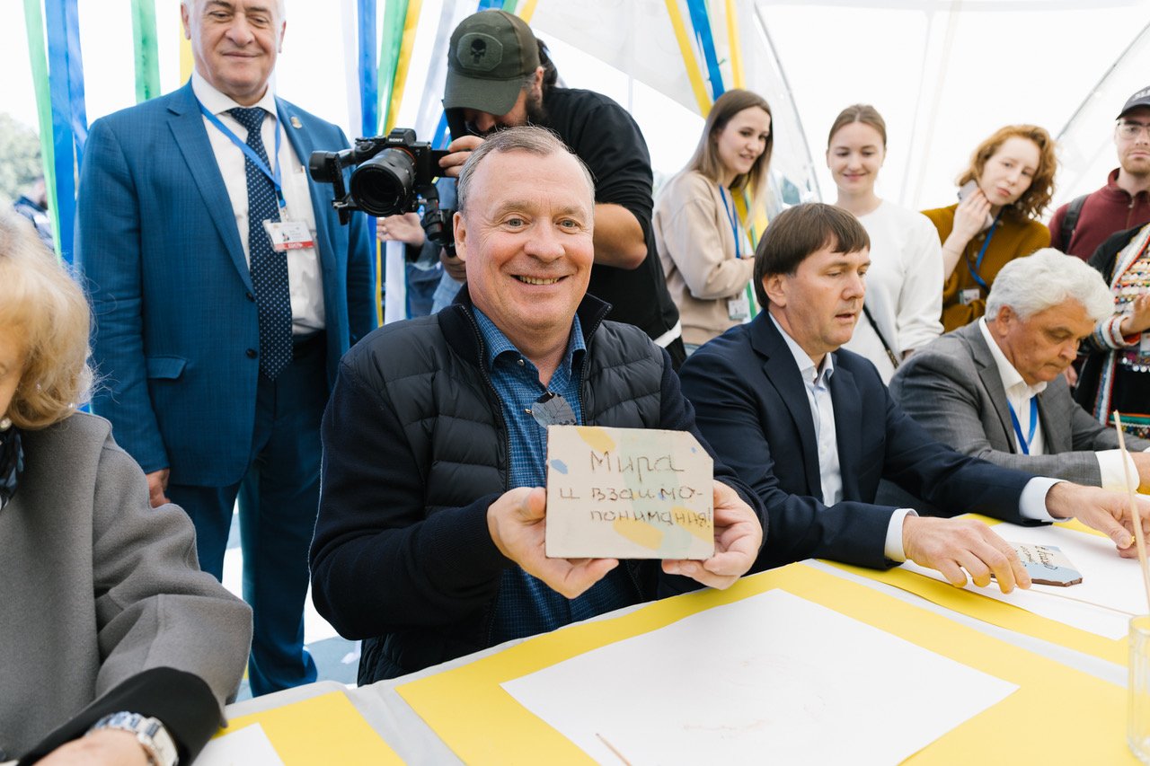 Около 250 представителей малых народов Урала приняли участие в проекте «Уральский многолог» Около 250 представителей малых народов Урала приняли участие в проекте «Уральский многолог»