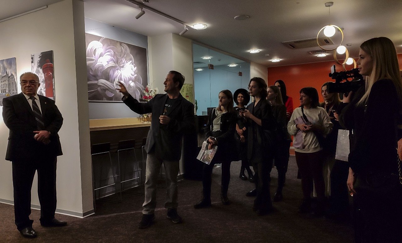 В Екатеринбурге открылась фотовыставка «Венгрия: город и природа» В Екатеринбурге открылась фотовыставка «Венгрия: город и природа»