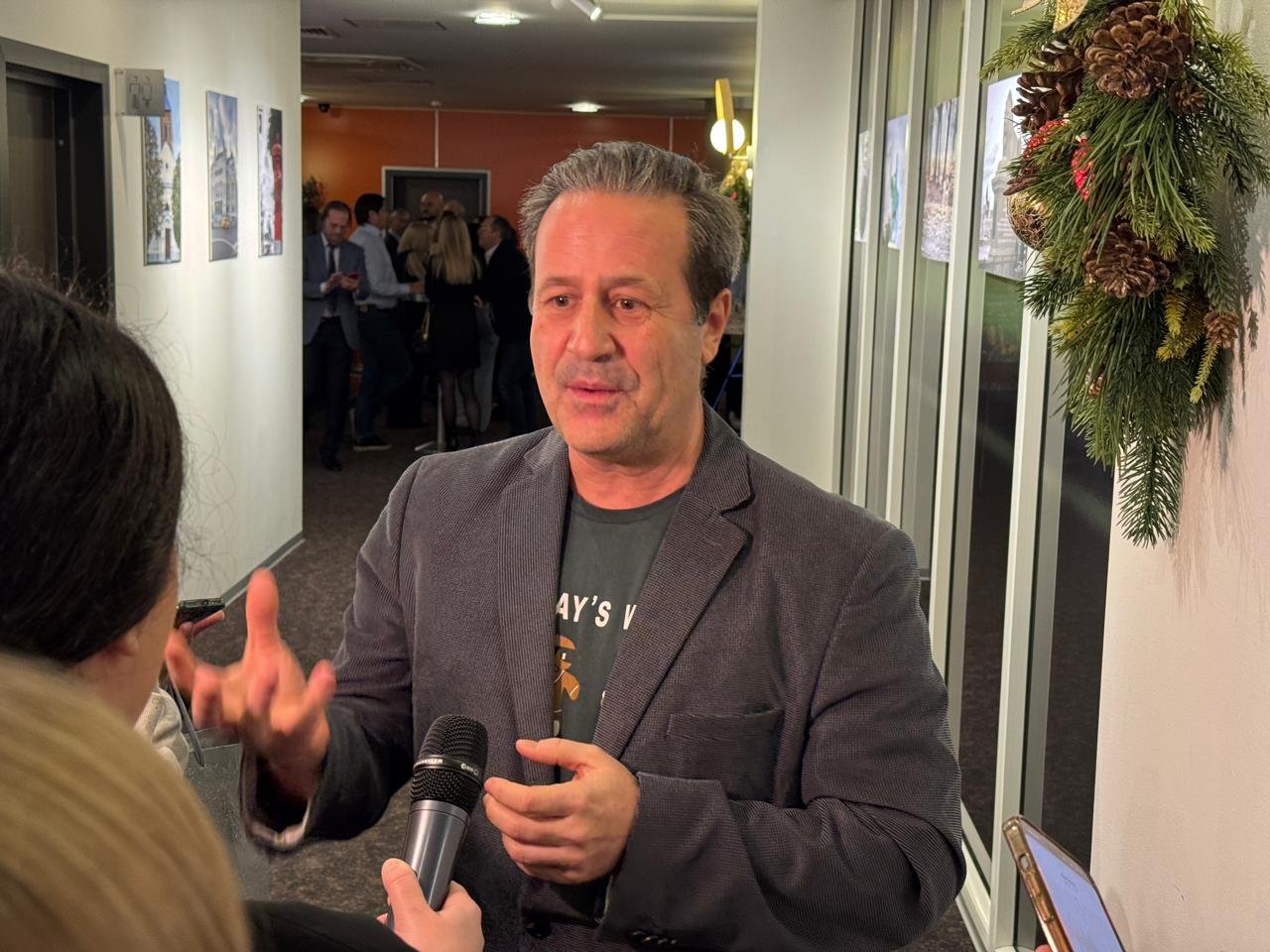 В Екатеринбурге открылась фотовыставка «Венгрия: город и природа» В Екатеринбурге открылась фотовыставка «Венгрия: город и природа»