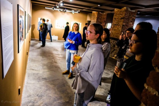 В Екатеринбурге открылась фотовыставка «Женские истории», исследующая многогранность женского опыта В Екатеринбурге открылась фотовыставка «Женские истории», исследующая многогранность женского опыта