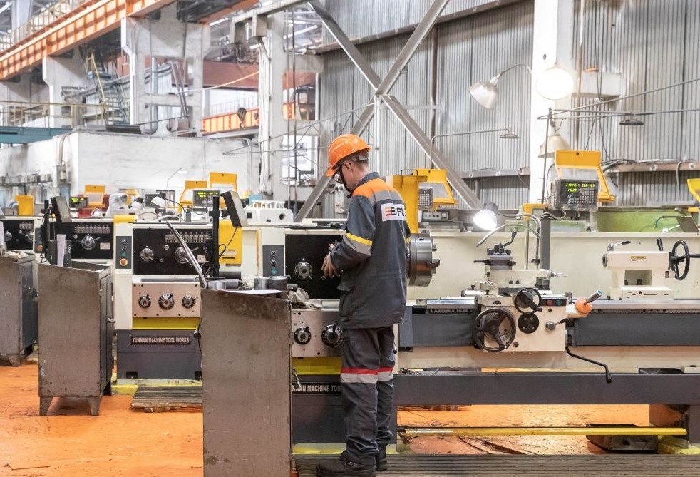 ЕВРАЗ НТМК инвестировал в техперевооружение собственной ремонтной базы около 500 млн рублей ЕВРАЗ НТМК инвестировал в техперевооружение собственной ремонтной базы около 500 млн рублей