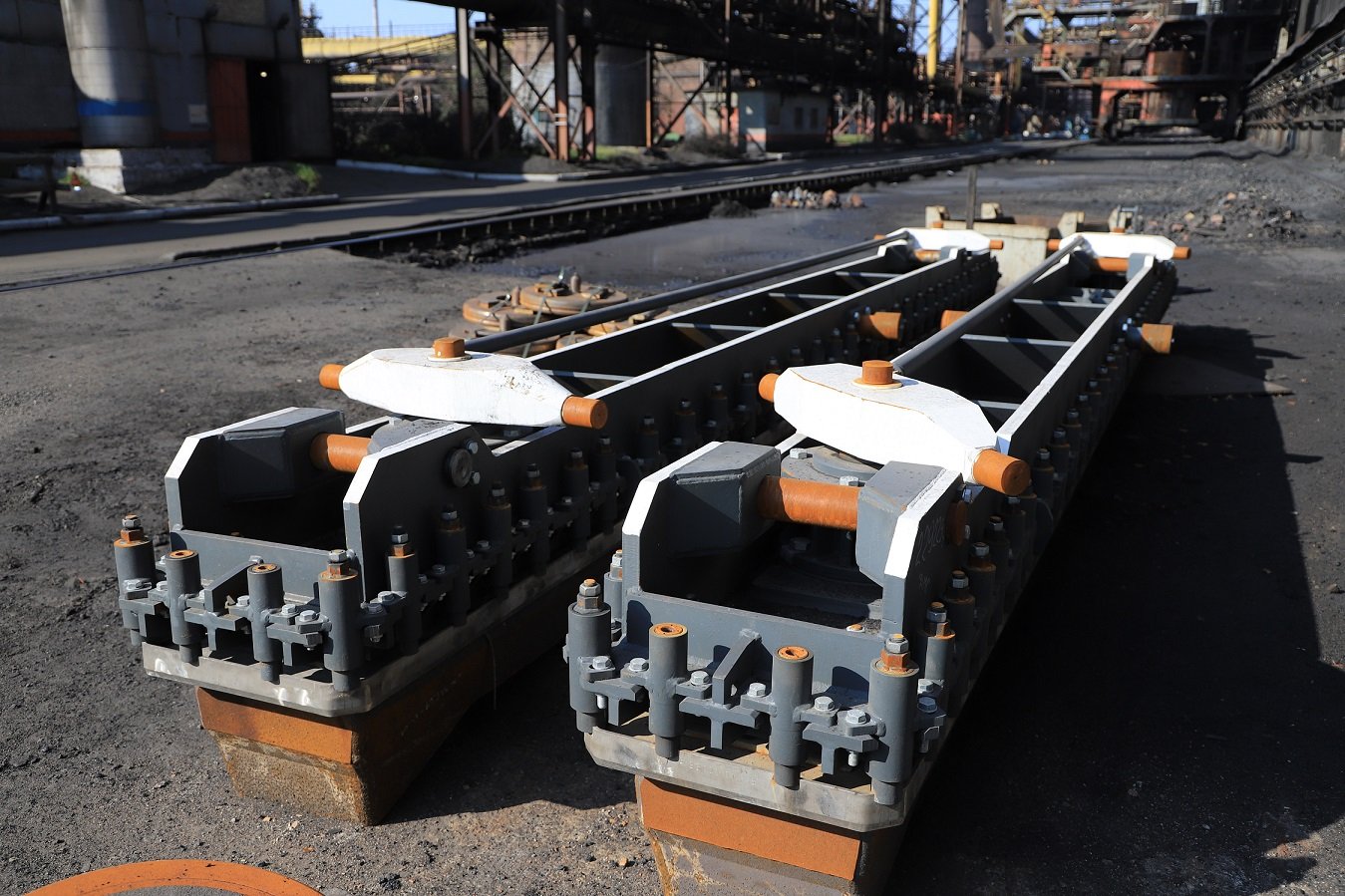 В Свердловской области на коксовых батареях ЕВРАЗ НТМК установлены инновационные двери повышенной газоплотности В Свердловской области на коксовых батареях ЕВРАЗ НТМК установлены инновационные двери повышенной газоплотности