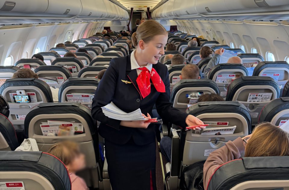 Борт «Уральских авиалиний» стал площадкой для проведения «Диктанта Победы»