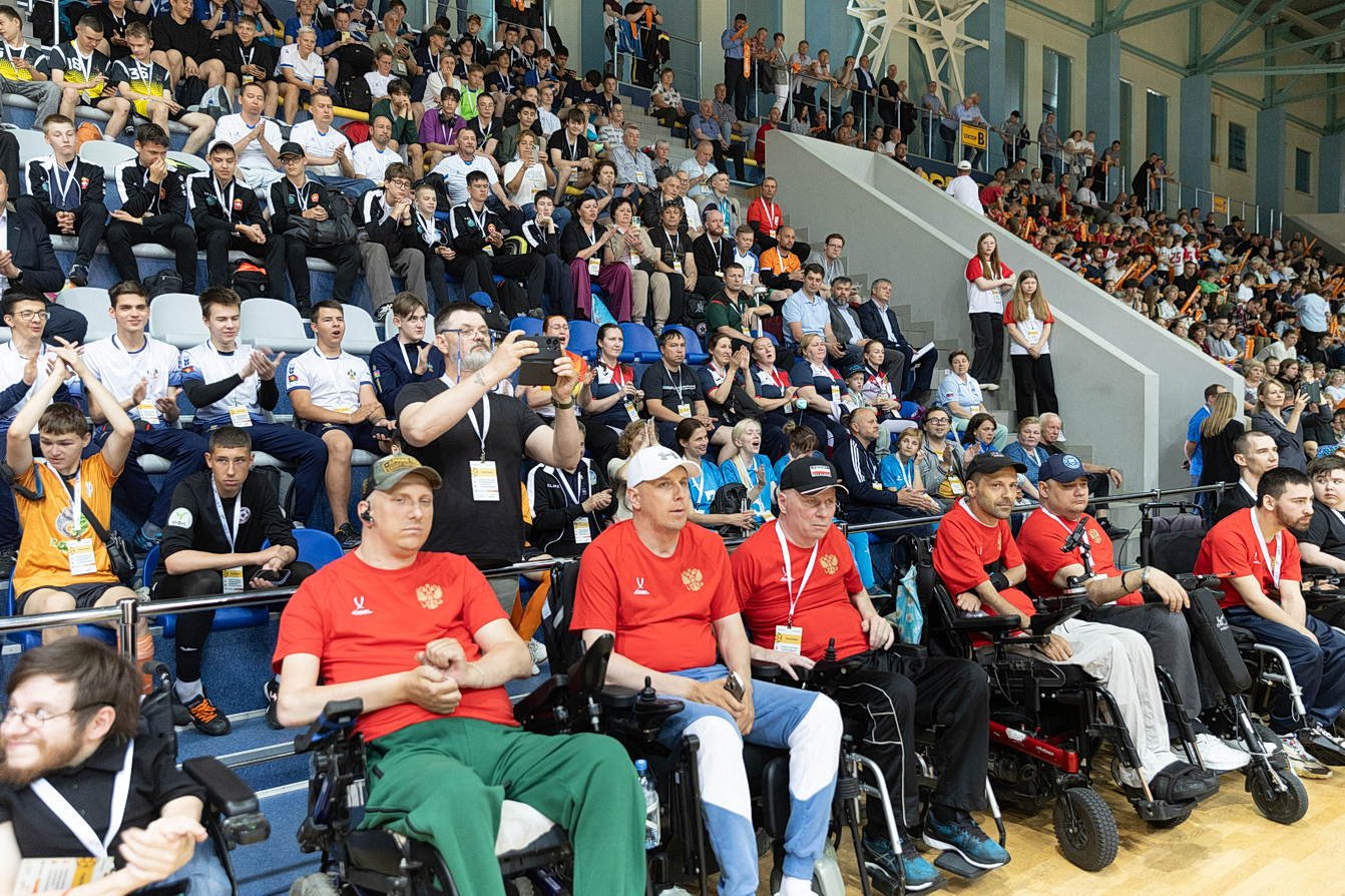 ЕВРАЗ поддержал соревнования по футболу среди людей с инвалидностью и лиц с ОВЗ «Стальная воля»