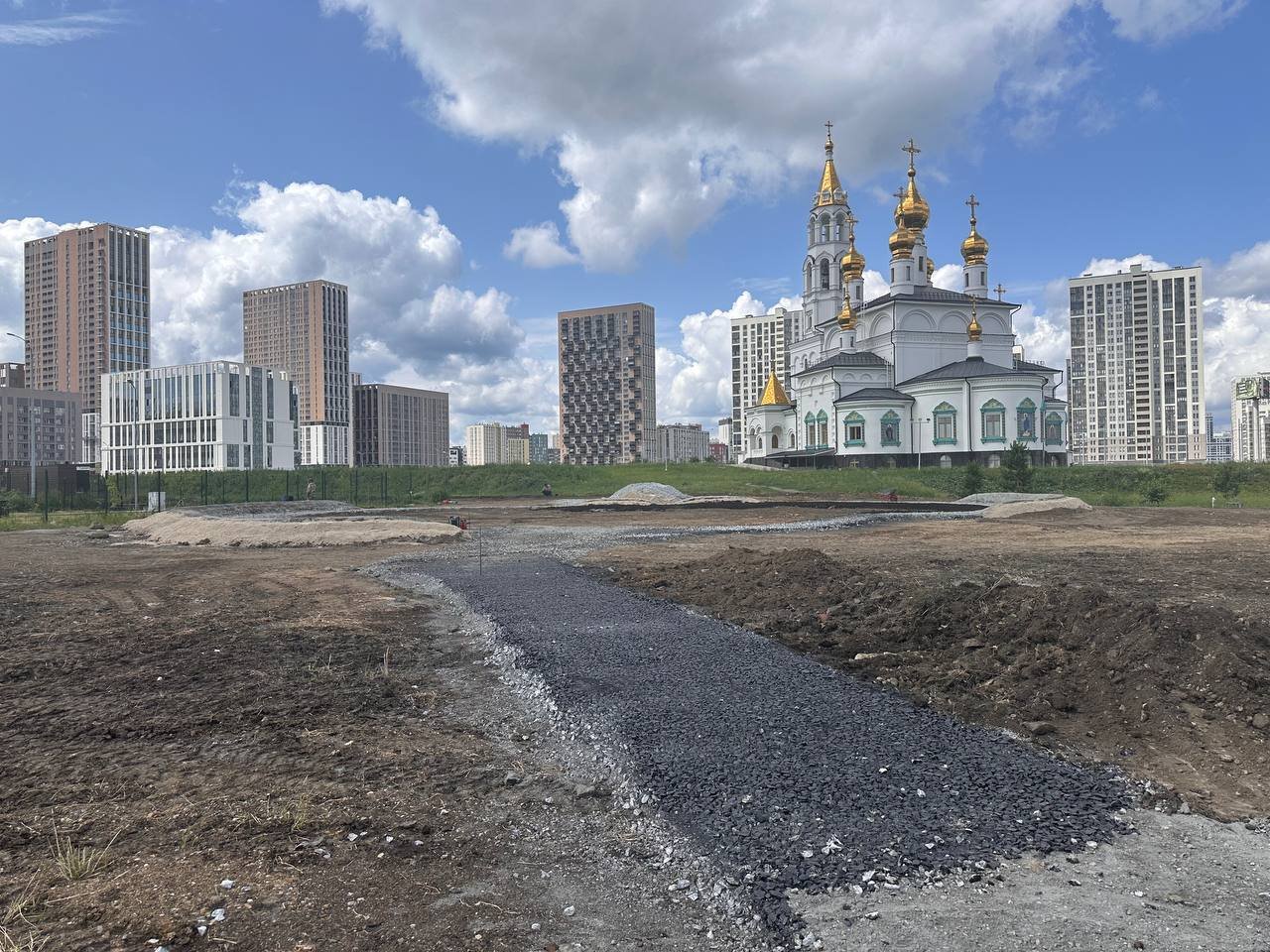 В Преображенском парке Академического района Екатеринбурга началось строительство скейт-парка