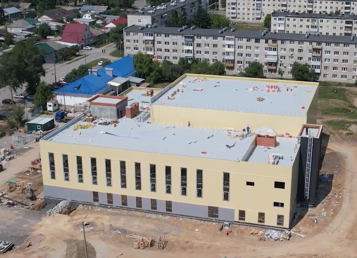 «Атомстройкомплекс» начал благоустройство территории вблизи ФОК «Родина» в Богдановиче