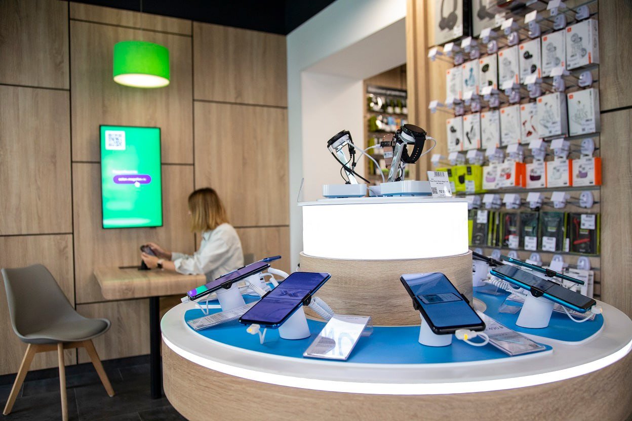 У сотрудников салонов связи появился ИИ-помощник