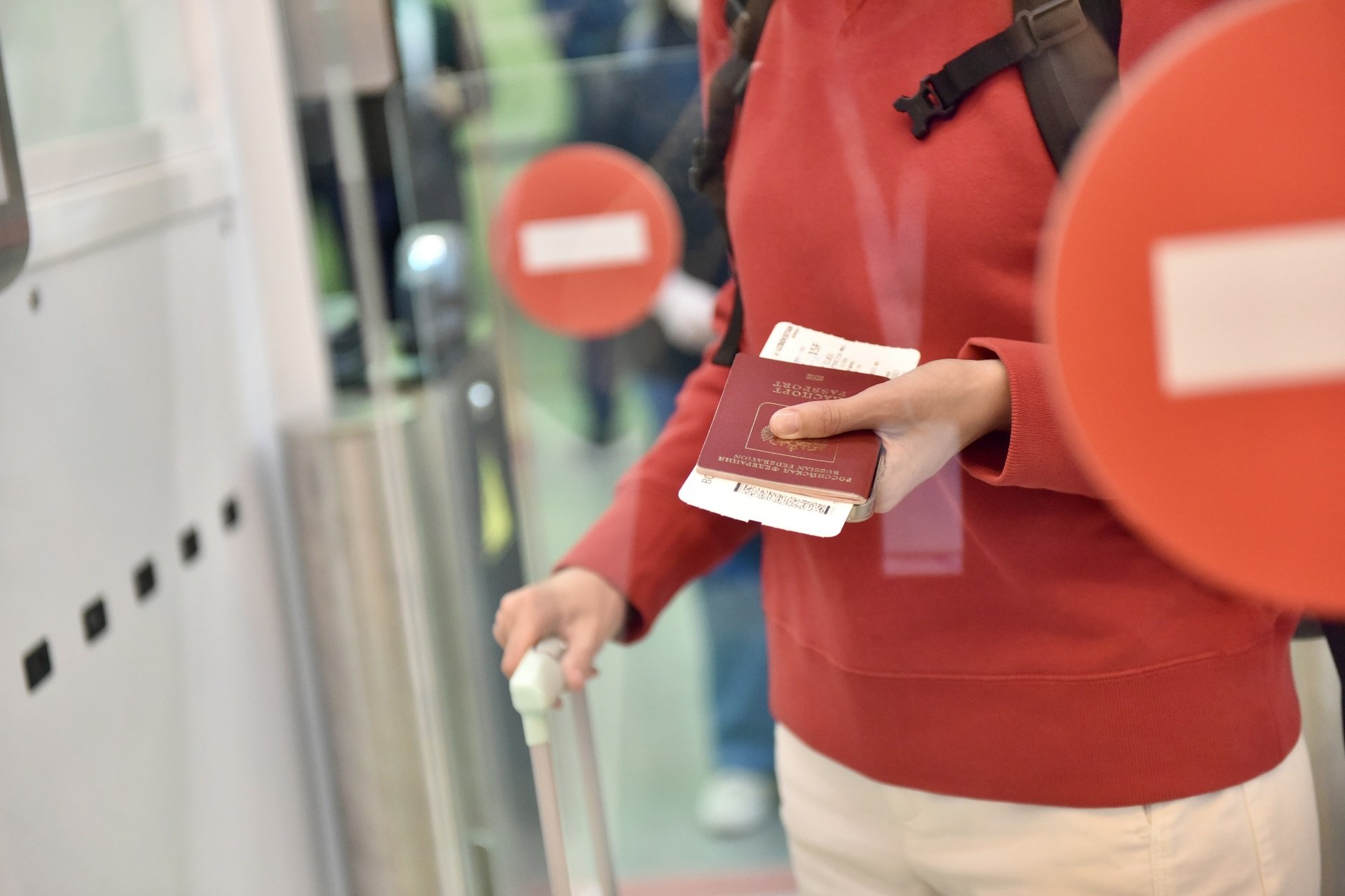 В Кольцово обновили пункт пропуска через границу В Кольцово обновили пункт пропуска через границу