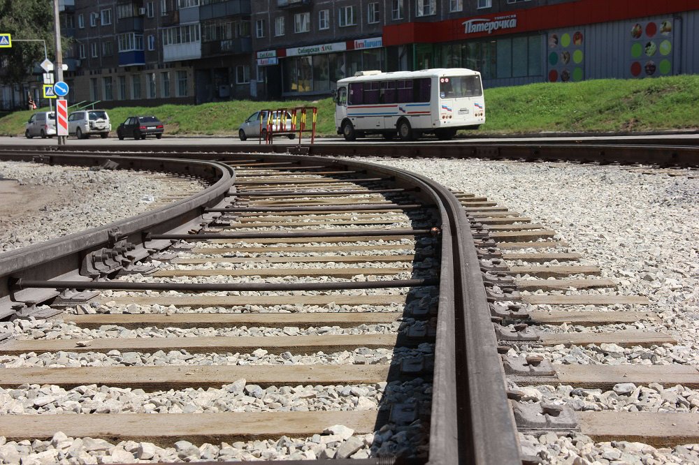 ЕВРАЗ ЗСМК отправил на ремонт трамвайных путей в Новокузнецке более 200 т рельсов