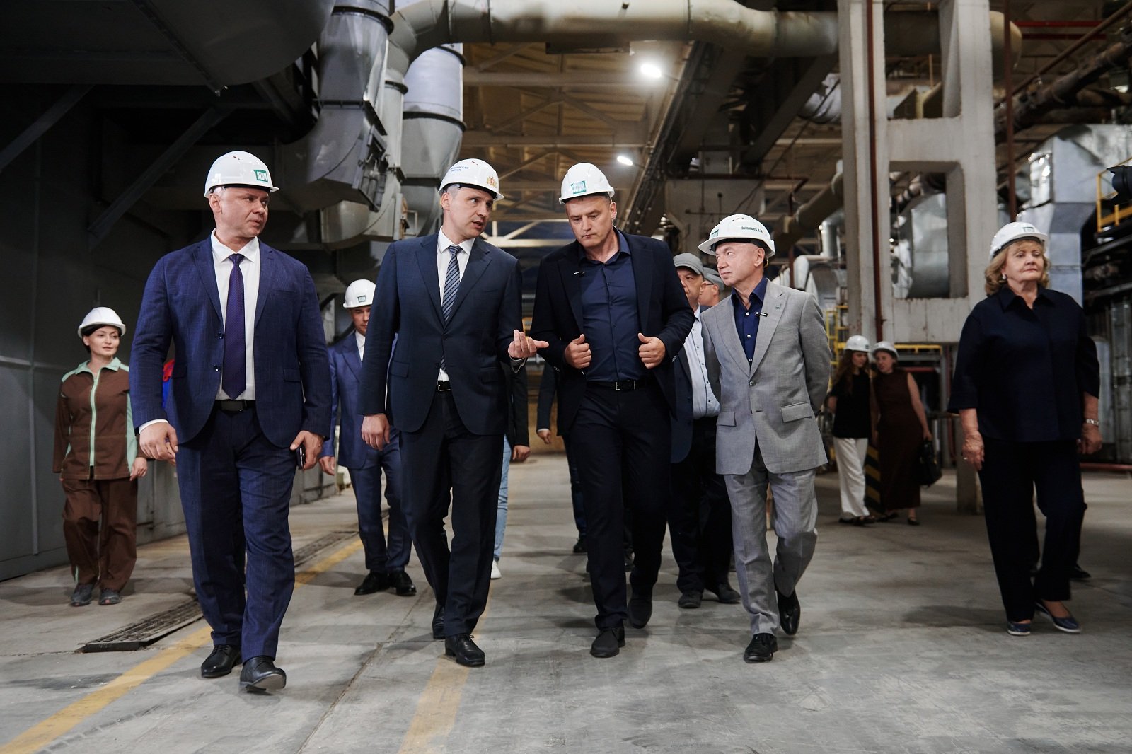 Денис Паслер оценил ход модернизации завода минераловатных плит «Атомстройкомплекса» в Богдановиче