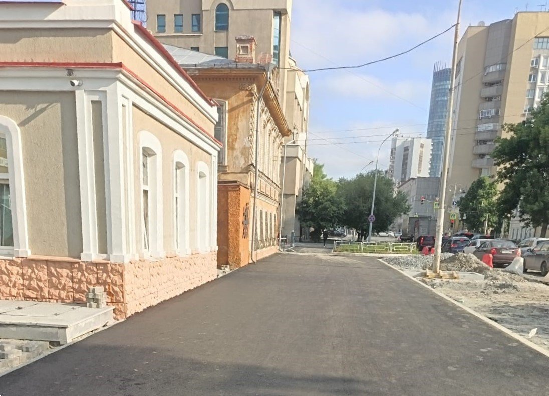 «Атомстройкомплекс» отремонтирует шесть дорожных участков в Екатеринбурге площадью более 70 тыс. кв. метров