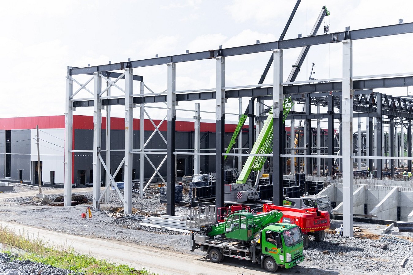 Продукцию ЕВРАЗ НТМК используют при строительстве завода по производству автокомпонентов на Среднем Урале