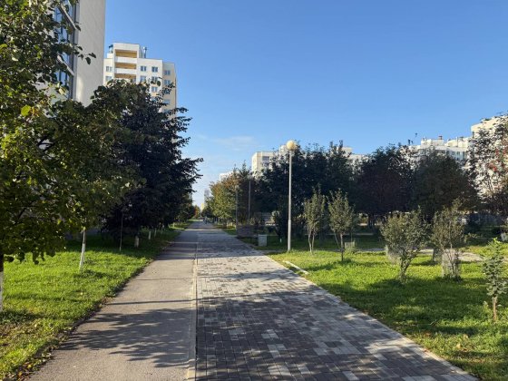 В Академическом районе Екатеринбурга в 2025 году ГК «КОРТРОС» восстановила порядка 4 тыс. кв. м пешеходных покрытий