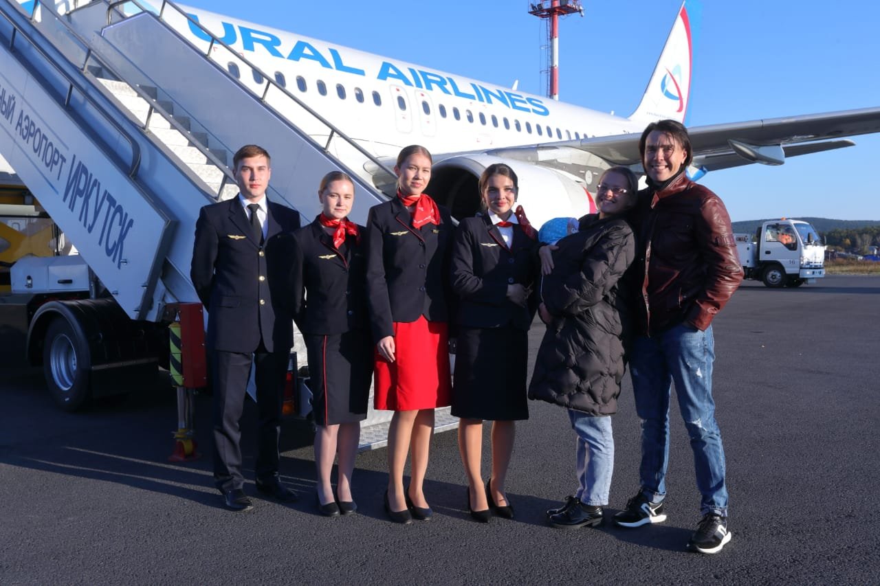 «Уральские авиалинии» приняли участие в гастролях свердловских артистов «Уральские авиалинии» приняли участие в гастролях свердловских артистов